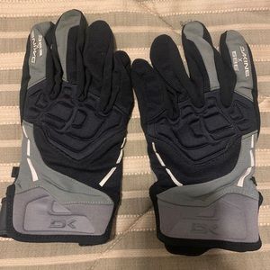 Dakine snowboard gloves
